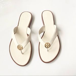 NWOB Tory Burch Leather Sandals with Brass Medallion- Off White sz 9